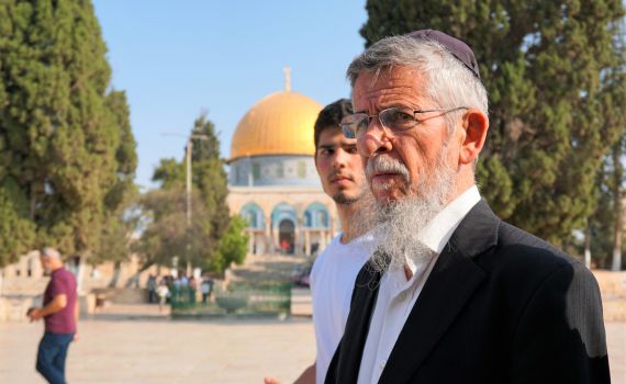 המודעה המפתיעה שתלה הרב שילת בבית המדרש