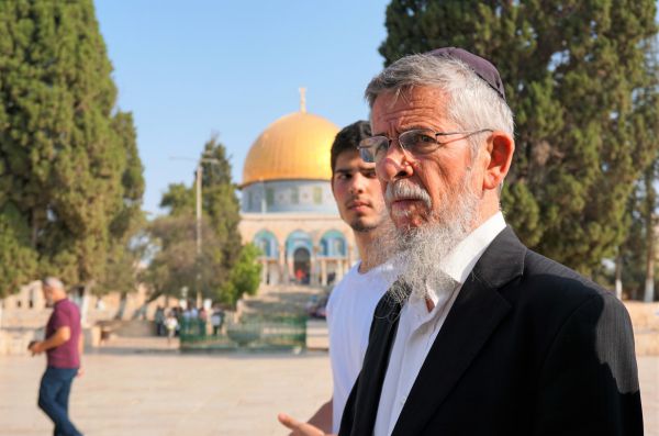 המודעה המפתיעה שתלה הרב שילת בבית המדרש