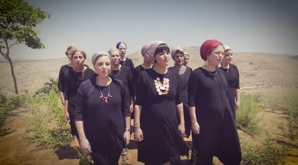 צפו: נשות השומרון בקאבר מרגש לכבוד השנה החדשה