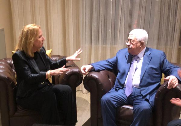 חרפה; ציפי לבני נפגשה עם אבו מאזן