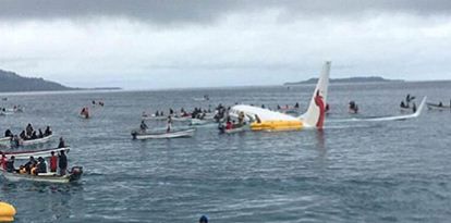 צפו: הטייס "פספס" את המסלול ונחת באוקיינוס