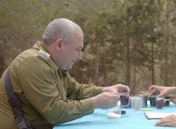 מרגש • צפו: הרמטכ"ל איזנקוט כפי שלא הכרתם