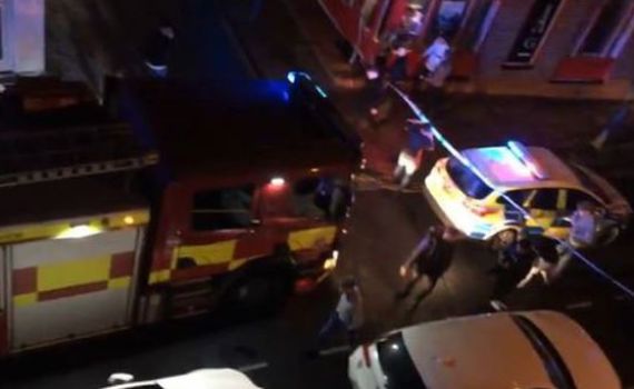 בריטניה: אדם נזרק ממועדון- ודרס את המבלים ברכבו