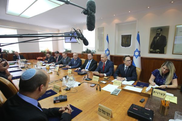 נתניהו פועל להורדת אחוז החסימה; דרעי ובנט מתנגדים