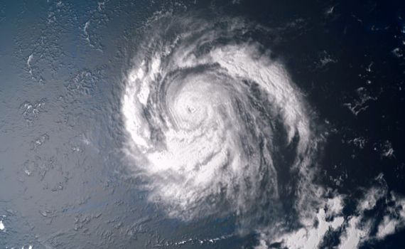 ארה"ב נערכת להוריקן היסטורי: "מוכנים להרס רב"