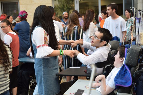 מרגש: צפו בשמחת בית השואבה למען ילדי עלה