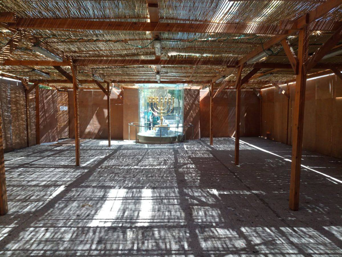 כשני מליון דולר • תיעוד: זה קישוט הסוכה היקר בעולם