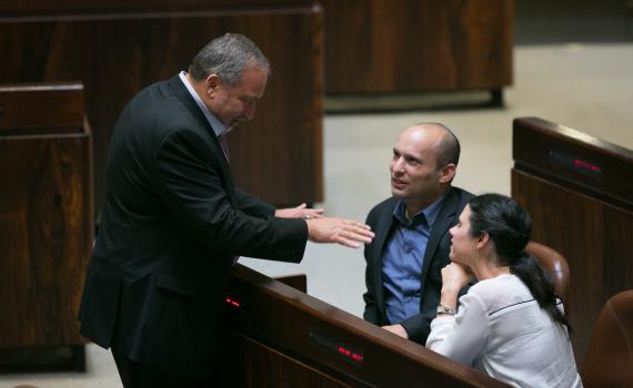 "האשמותיו של מר בנט- ססמאות בחירות"