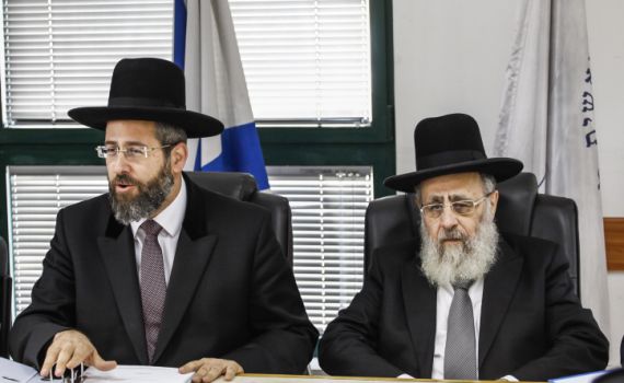 מנדלבליט נגד מינוי מקורבי הרבנים הראשיים
