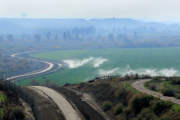 פלסטינים פרצו למתקן שאיבת מים בבקעת הירדן