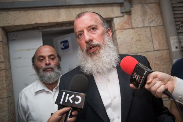 החרדים מסוכסכים ויוסי דייטש משלם את המחיר