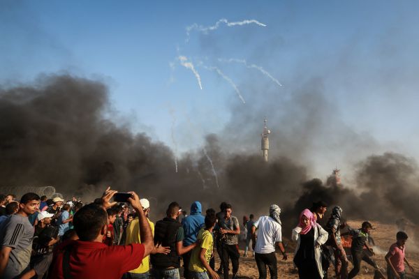 עשרות פלסטינים חצו את הגדר בעזה; צה"ל עצר 2