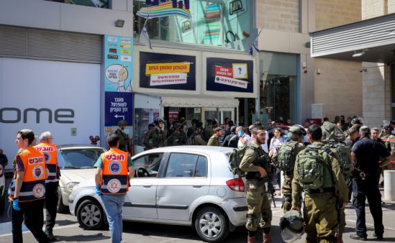 ראש העיר הפלסטיני: "מגנה את פיגוע הדקירה"