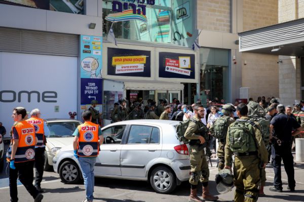 ראש העיר הפלסטיני: "מגנה את פיגוע הדקירה"