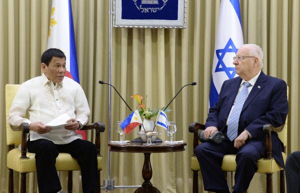 נשיא הפיליפינים מתחייב: "נקנה נשק רק מישראל"
