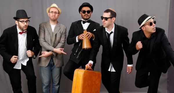 מיוחד: נושאי הכלים בביצוע אלקטרוני לסליחות• צפו