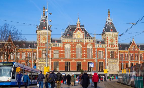 פיגוע דקירה בהולנד: 2 תיירים נפצעו קשות