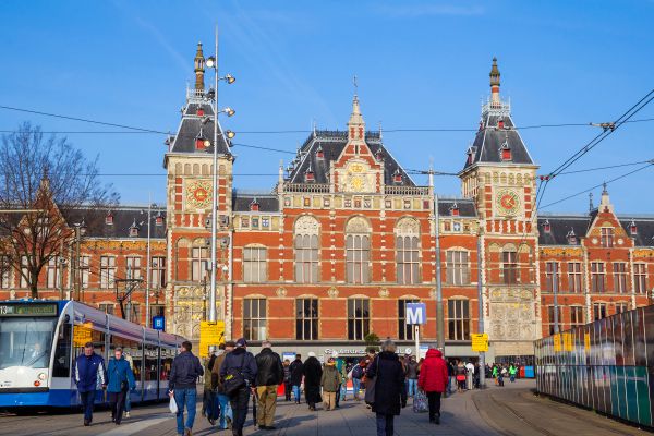 פיגוע דקירה בהולנד: 2 תיירים נפצעו קשות