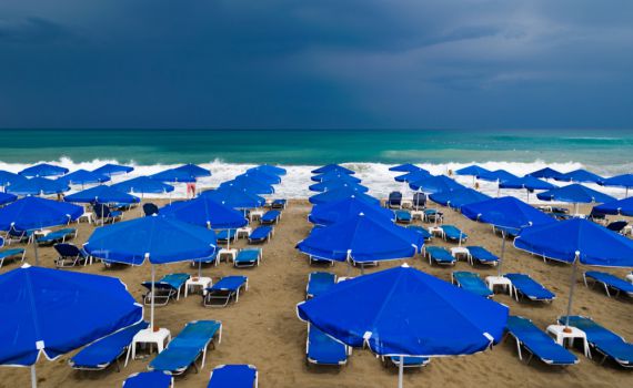 לידיעת הנופשים: סופה קיצונית מתקרבת לאיי יוון