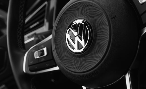 ענקית הרכבים הודיעה: נפסיק את הפעילות באיראן