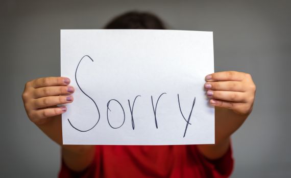 לא עוד אסמס: איך באמת מבקשים סליחה? •צפו