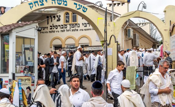 חשד להונאה: עקץ מיליונים מטסים לאומן- וברח