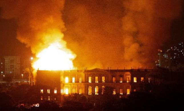  שריפת ענק במוזיאון בברזיל: "אובדן שלא ניתן לתאר"