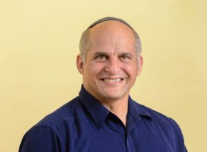 אליהו ליבמן חושף: בקבוקי התבערה נזרקו על הבן שלי