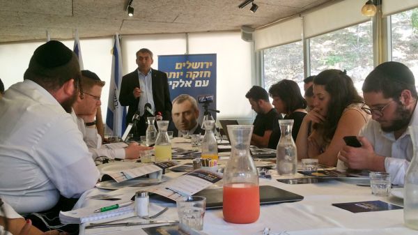 השר אלקין לסרוגים: "ברקוביץ' ואני ראש בראש"