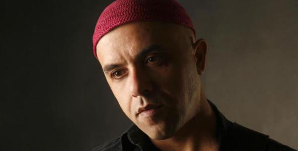 מיוון לישראל: ארז לב ארי משיק אלבום חדש ומפתיע