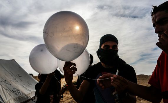 חיל האוויר תקף חוליית מחבלים ששיגרה בלוני תבערה