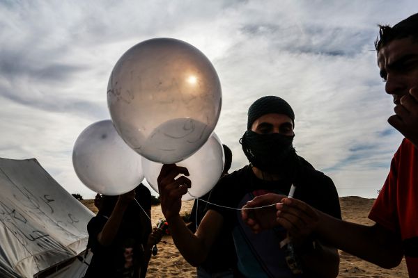 חיל האוויר תקף חוליית מחבלים ששיגרה בלוני תבערה