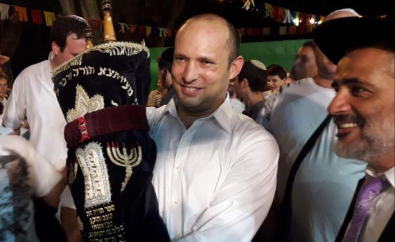 הפוליטיקאים יצאו לחגוג: אלפים בהקפות שניות