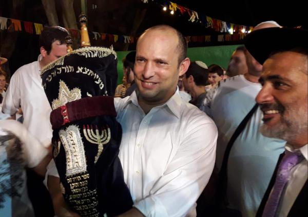 הפוליטיקאים יצאו לחגוג: אלפים בהקפות שניות