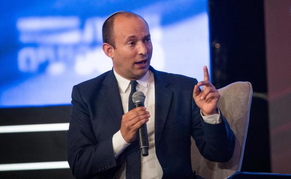 בנט מגיב לליברמן: "חאן אל אחמר זכור היטב מהסיירת"