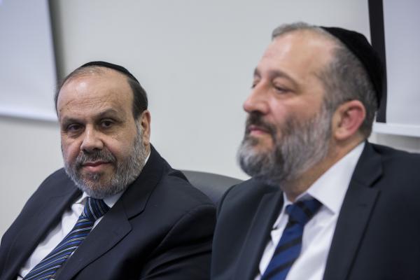 לאור מצבו הרפואי: דרעי יחליף את השר אזולאי