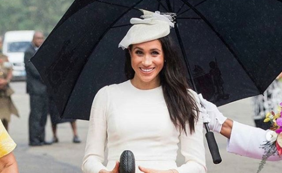 שוב בלבן: מייגן מרקל מגלה את הסוד האופנתי שלה