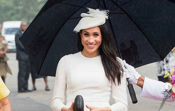 שוב בלבן: מייגן מרקל מגלה את הסוד האופנתי שלה