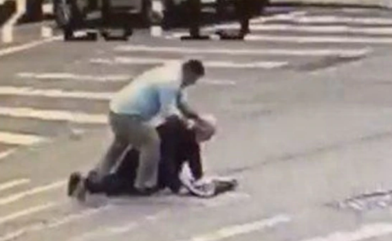 מזעזע: אדם חרדי הותקף בניו יורק בדרכו לבית הכנסת