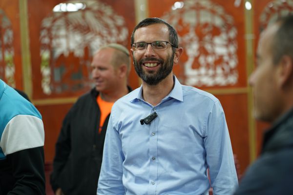 גנץ לאחר נצחונו: "לא נחגוג היום את הזכייה הגדולה"