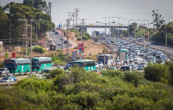 סוכל פיגוע: חשוד נעצר בכביש ירושלים תל אביב