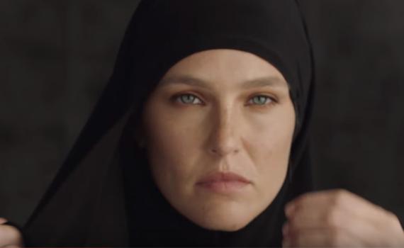 'גזענית': בר רפאלי מעוררת סערה בקרב מוסלמיות