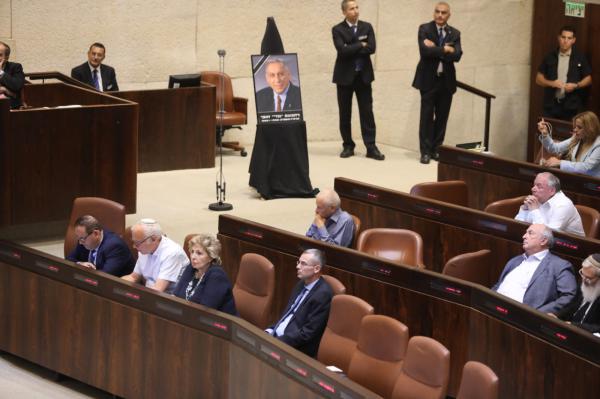 האופוזיציה החרימה: הכנסת קיימה ישיבה לזכר גנדי