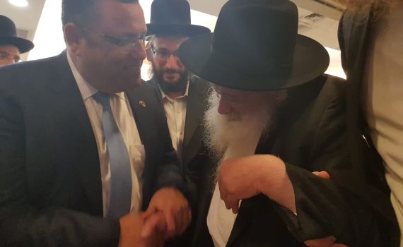 בכתב ידו: הרב נבנצל הוציא מכתב תמיכה במשה ליאון