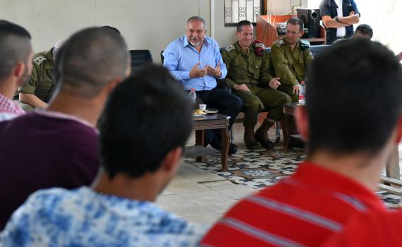 ליברמן: "מתקרבים אל המחבל, הזמן שלו אוזל"