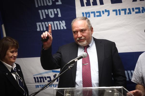 ליברמן: "גם רועי קליין היה מתקומם נגד דברי הרבנים"