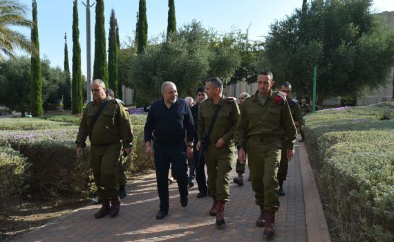 ליברמן לקבינט: "חובה להנחית מכה קשה על חמאס"