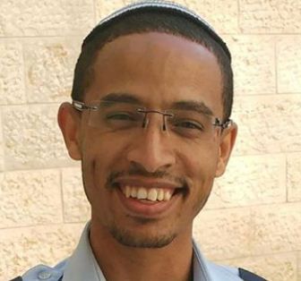 הותר לפרסום: זה השוטר שרצח את אשתו לעיני ילדם