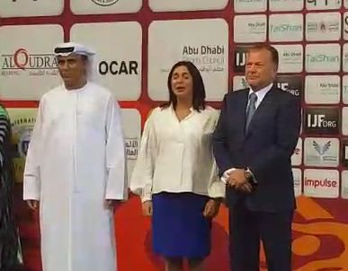 צפו: מירי רגב פורצת בבכי בשירת 'התקוה' באבו דאבי