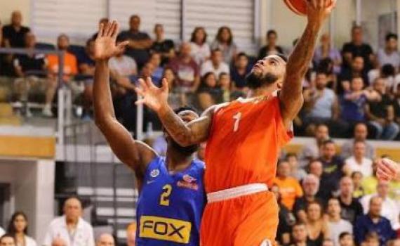 צפו: מכבי ת"א מאבדת תואר ראשון העונה